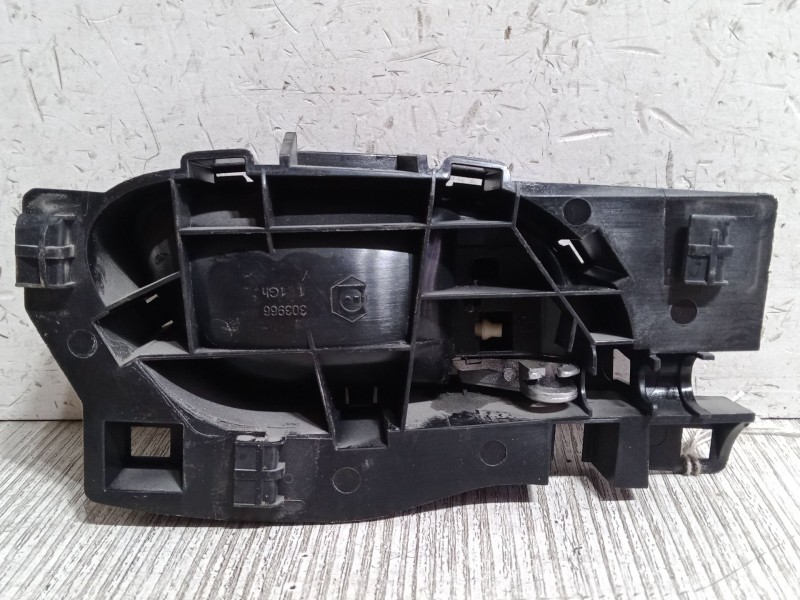 Recambio de maneta interior puerta trasera derecha para peugeot 207/207+ (wa_, wc_) 1.4 hdi referencia OEM IAM    Recambio de maneta interior puerta trasera derecha para peugeot 207/207+ (wa_, wc_) 1.4 hdi referencia OEM IAM