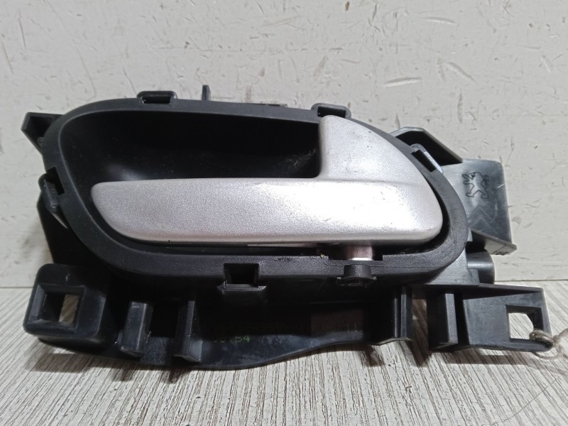 Recambio de maneta interior puerta trasera izquierda para peugeot 207/207+ (wa_, wc_) 1.4 hdi referencia OEM IAM    Recambio de maneta interior puerta trasera izquierda para peugeot 207/207+ (wa_, wc_) 1.4 hdi referencia OEM IAM