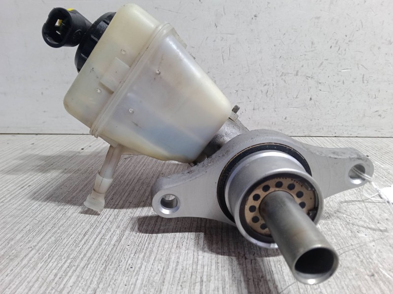 Recambio de bomba freno para dacia sandero 1.2 16v referencia OEM IAM    Recambio de bomba freno para dacia sandero 1.2 16v referencia OEM IAM