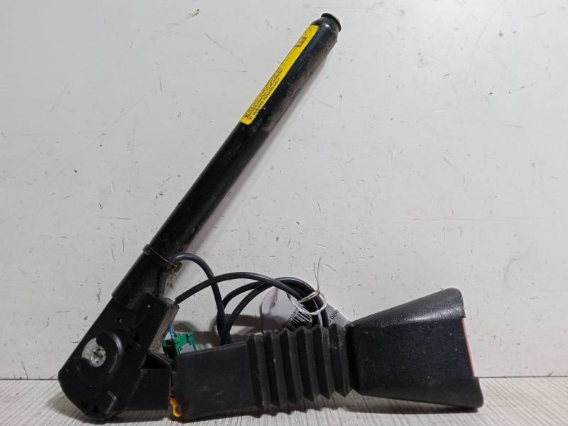 ANCLAJE CINTURON DELANTERO DERECHO 