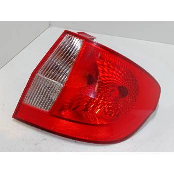 PILOTO TRASERO DERECHO 924020B500 