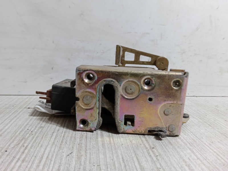 Recambio de cerradura puerta trasera izquierda para citroën saxo (s0, s1) 1.4 vts referencia OEM IAM   