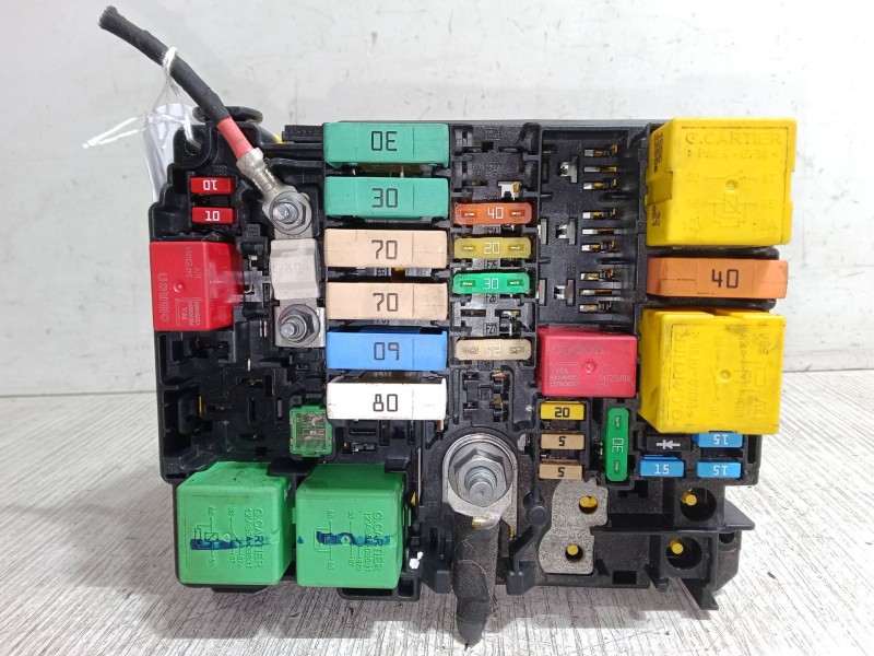 Recambio de caja reles / fusibles para citroën c4 cactus 1.2 thp 110 referencia OEM IAM   