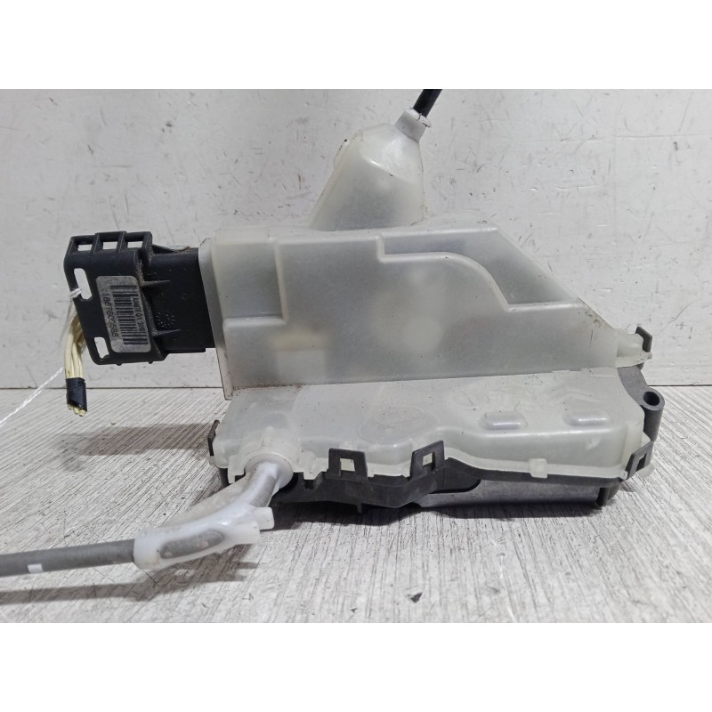 Recambio de cerradura puerta trasera izquierda para citroën c4 cactus 1.2 thp 110 referencia OEM IAM   