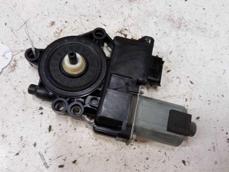 MOTOR ELEVALUNA DELANTERO DERECHO 