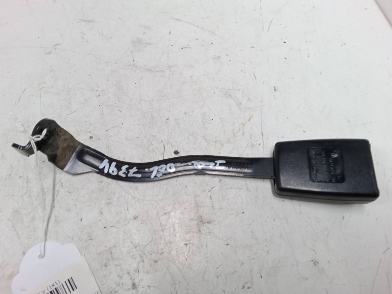 Recambio de anclaje cinturon delantero izquierdo para volkswagen golf v (1k1) 1.9 tdi referencia OEM IAM    Recambio de anclaje cinturon delantero izquierdo para volkswagen golf v (1k1) 1.9 tdi referencia OEM IAM