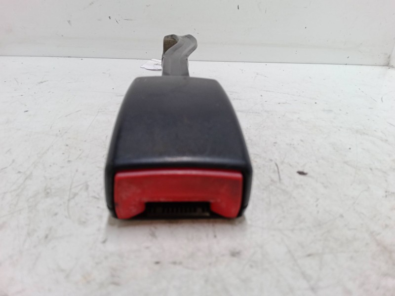 Recambio de anclaje cinturon delantero izquierdo para volkswagen golf v (1k1) 1.9 tdi referencia OEM IAM    Recambio de anclaje cinturon delantero izquierdo para volkswagen golf v (1k1) 1.9 tdi referencia OEM IAM