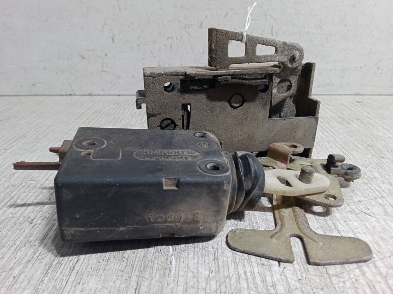 Recambio de cerradura puerta trasera derecha para citroën saxo (s0, s1) 1.5 d referencia OEM IAM    Recambio de cerradura puerta trasera derecha para citroën saxo (s0, s1) 1.5 d referencia OEM IAM