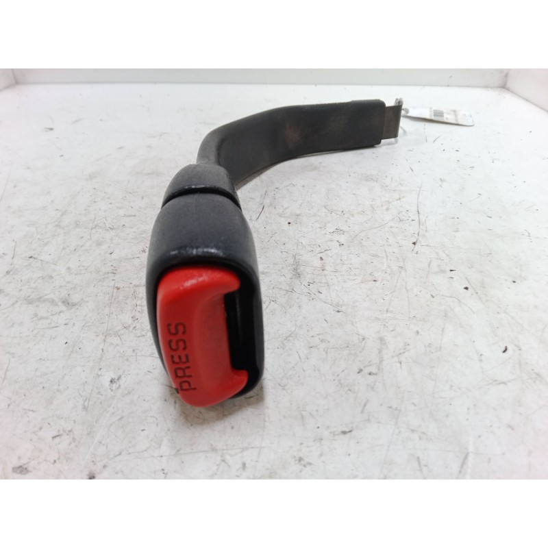 Recambio de anclaje cinturon delantero derecho para jeep grand cherokee ii (wj, wg) 3.1 td 4x4 referencia OEM IAM    Recambio de anclaje cinturon delantero derecho para jeep grand cherokee ii (wj, wg) 3.1 td 4x4 referencia OEM IAM