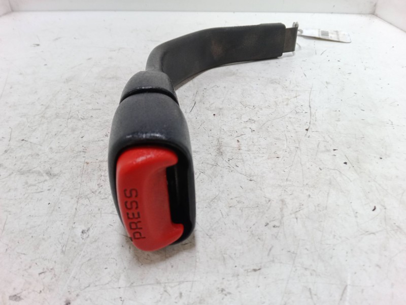 Recambio de anclaje cinturon delantero derecho para jeep grand cherokee ii (wj, wg) 3.1 td 4x4 referencia OEM IAM    Recambio de anclaje cinturon delantero derecho para jeep grand cherokee ii (wj, wg) 3.1 td 4x4 referencia OEM IAM