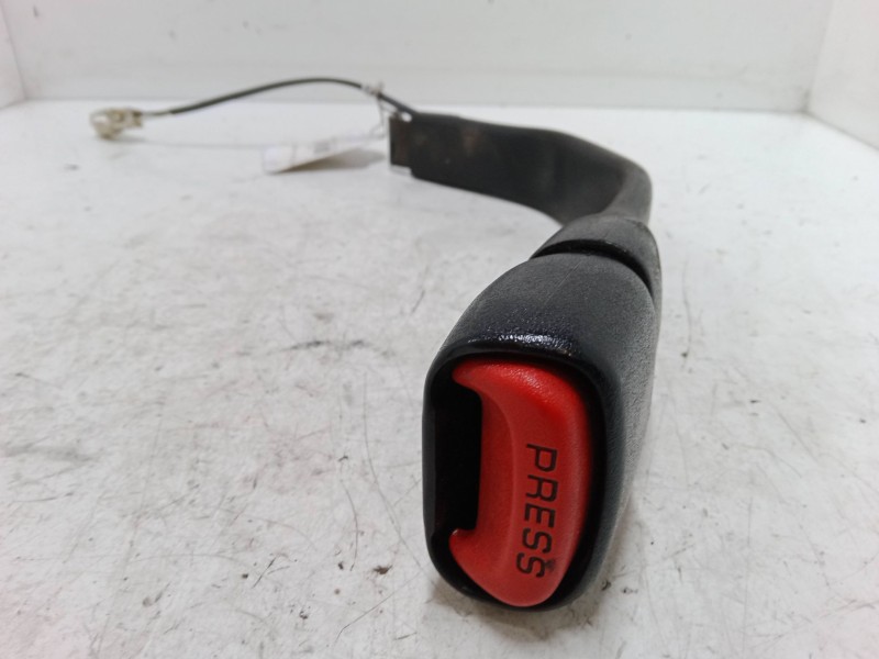 Recambio de anclaje cinturon delantero izquierdo para jeep grand cherokee ii (wj, wg) 3.1 td 4x4 referencia OEM IAM    Recambio de anclaje cinturon delantero izquierdo para jeep grand cherokee ii (wj, wg) 3.1 td 4x4 referencia OEM IAM