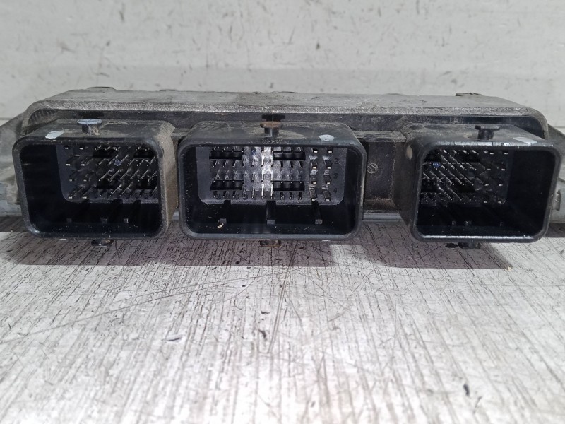 Recambio de centralita motor uce para renault twingo ii (cn0_) 1.2 16v (cn04, cn0a, cn0b) referencia OEM IAM 8201076690 S1202001