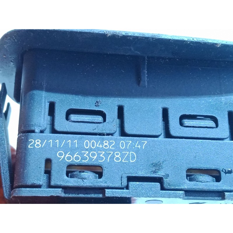 Recambio de mando elevalunas trasero derecho para citroën c4 grand picasso i (ua_) 2.0 hdi 150 referencia OEM IAM 96639378zd  