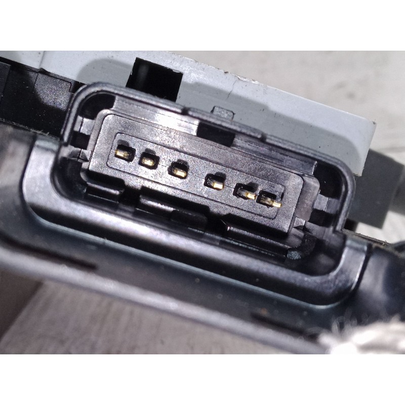 Recambio de cerradura puerta trasera izquierda para citroën c4 grand picasso i (ua_) 2.0 hdi 150 referencia OEM IAM 24090158  