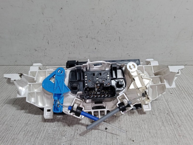 Recambio de mando calefaccion / a/a para renault twingo ii (cn0_) 1.2 16v (cn04, cn0a, cn0b) referencia OEM IAM   