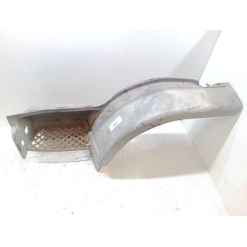MOLDURA RUEDA DELANTERA IZQUIERDA 