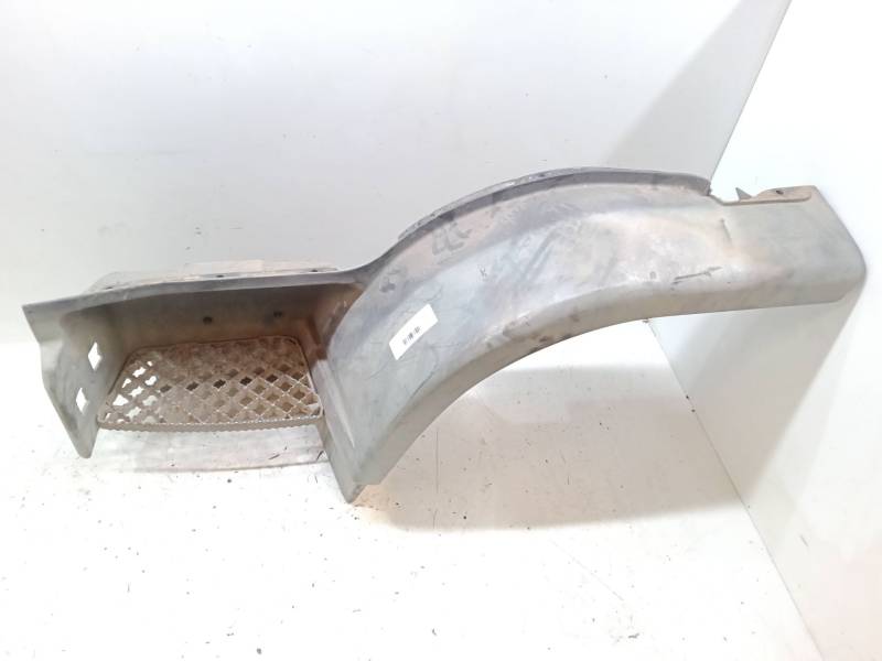 MOLDURA RUEDA DELANTERA IZQUIERDA 