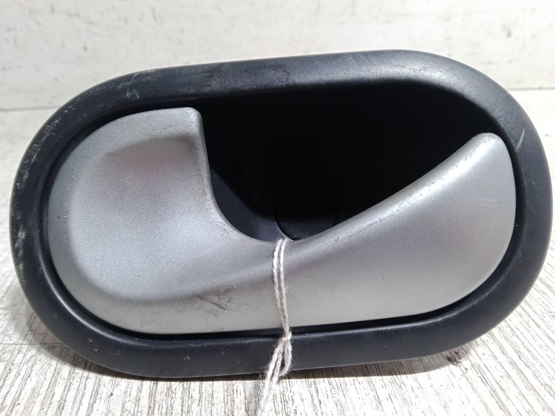 Recambio de maneta interior puerta delantera izquierda para renault twingo ii (cn0_) 1.2 16v (cn04, cn0a, cn0b) referencia OEM I