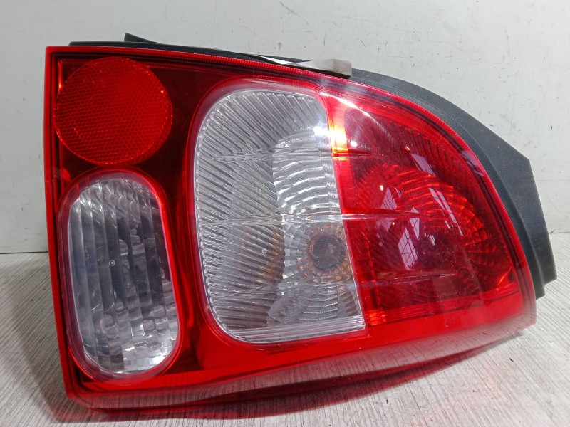 Recambio de piloto trasero derecho para renault twingo ii (cn0_) 1.2 16v (cn04, cn0a, cn0b) referencia OEM IAM 8200387889  