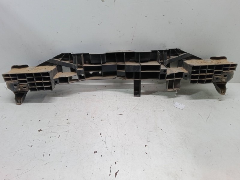 Recambio de refuerzo paragolpes trasero para renault twingo ii (cn0_) 1.2 16v (cn04, cn0a, cn0b) referencia OEM IAM   