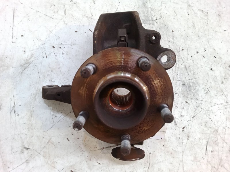 Recambio de mangueta delantera derecha para ford c-max (dm2) 1.8 tdci referencia OEM IAM    Recambio de mangueta delantera derecha para ford c-max (dm2) 1.8 tdci referencia OEM IAM