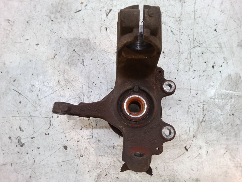 Recambio de mangueta delantera izquierda para ford c-max (dm2) 1.8 tdci referencia OEM IAM    Recambio de mangueta delantera izquierda para ford c-max (dm2) 1.8 tdci referencia OEM IAM