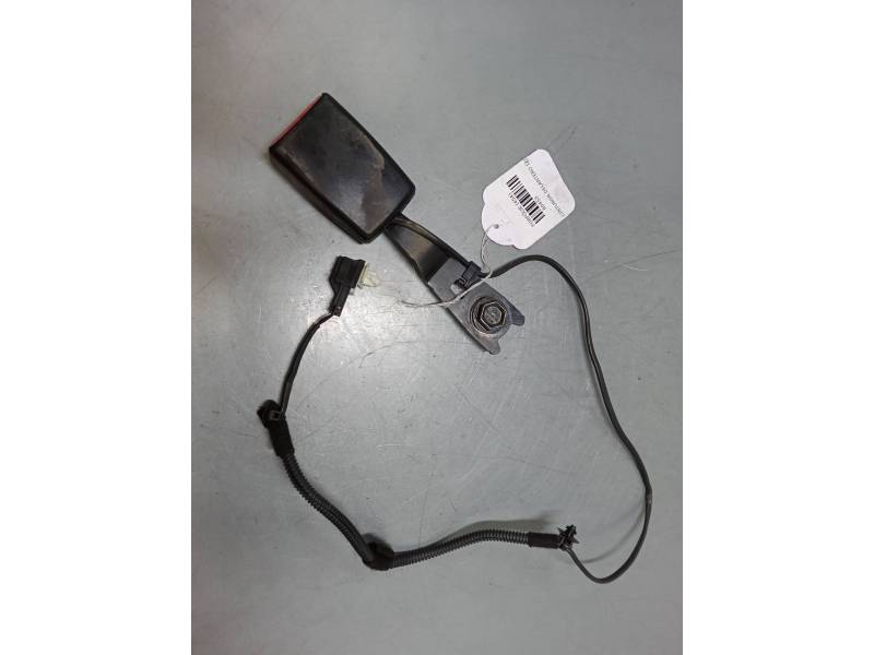 ANCLAJE CINTURON DELANTERO IZQUIERDO 