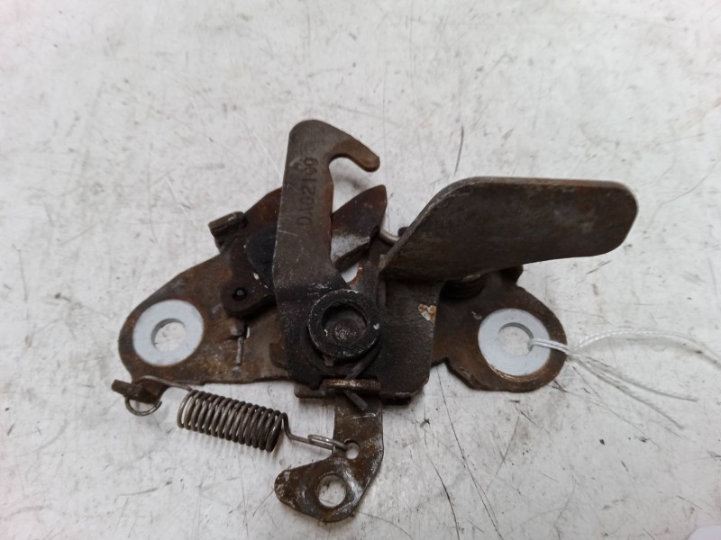 Recambio de cerradura capo para peugeot 206 hatchback (2a/c) 1.4 i referencia OEM IAM    Recambio de cerradura capo para peugeot 206 hatchback (2a/c) 1.4 i referencia OEM IAM