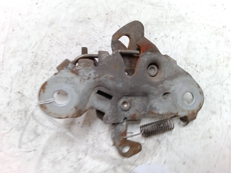 Recambio de cerradura capo para peugeot 206 hatchback (2a/c) 1.4 i referencia OEM IAM    Recambio de cerradura capo para peugeot 206 hatchback (2a/c) 1.4 i referencia OEM IAM