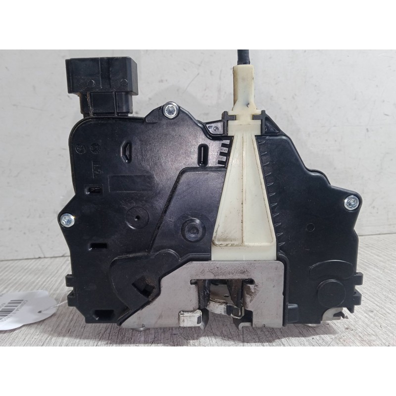 Recambio de cerradura puerta delantera izquierda para opel corsa e (x15) 1.3 cdti (08, 68) referencia OEM IAM 13431841  