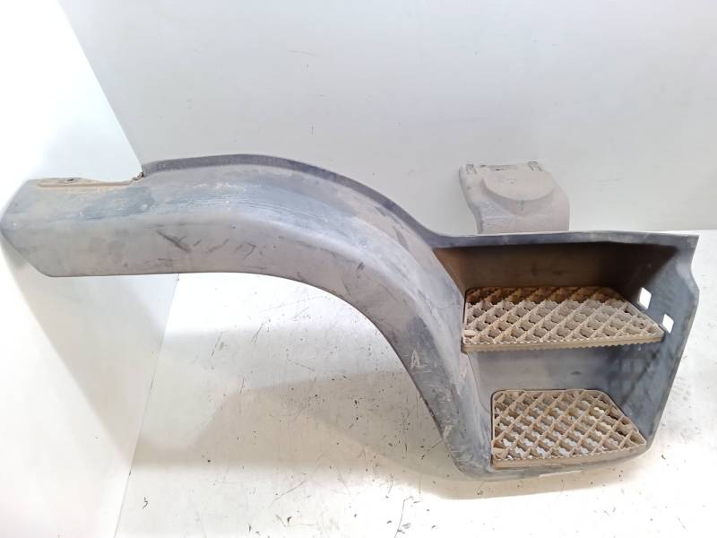 MOLDURA RUEDA DELANTERA DERECHA 