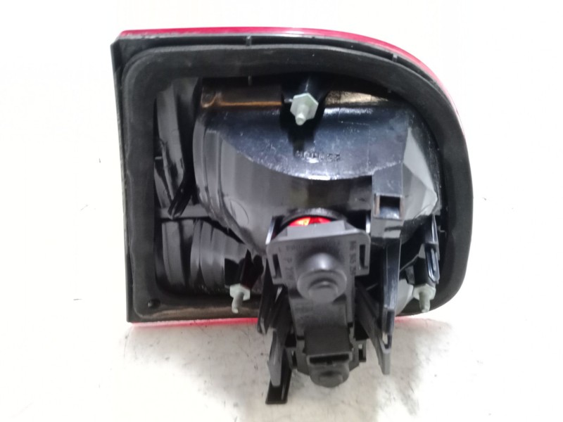 Recambio de piloto trasero porton izquierdo para seat leon (1m1) 1.6 16 v referencia OEM IAM    Recambio de piloto trasero porton izquierdo para seat leon (1m1) 1.6 16 v referencia OEM IAM