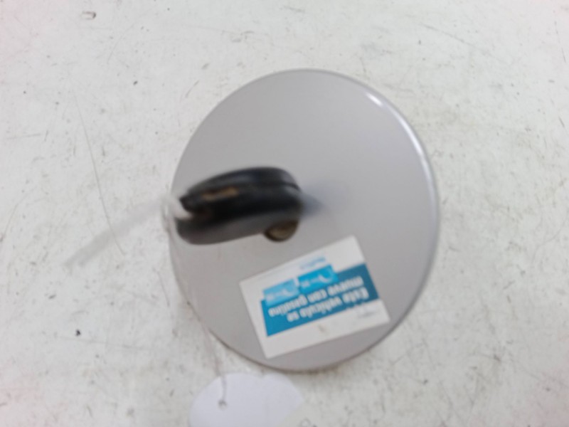 Recambio de tapa exterior combustible para peugeot 206 hatchback (2a/c) 1.4 i referencia OEM IAM    Recambio de tapa exterior combustible para peugeot 206 hatchback (2a/c) 1.4 i referencia OEM IAM