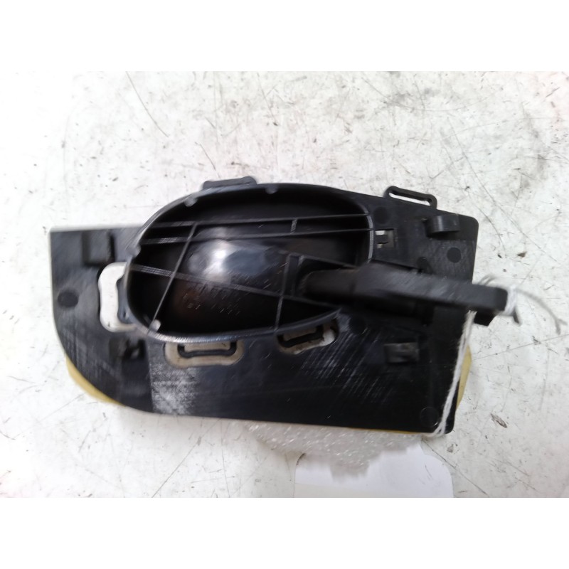 Recambio de maneta interior puerta delantera izquierda para peugeot 206 hatchback (2a/c) 1.4 i referencia OEM IAM    Recambio de maneta interior puerta delantera izquierda para peugeot 206 hatchback (2a/c) 1.4 i referencia OEM IAM