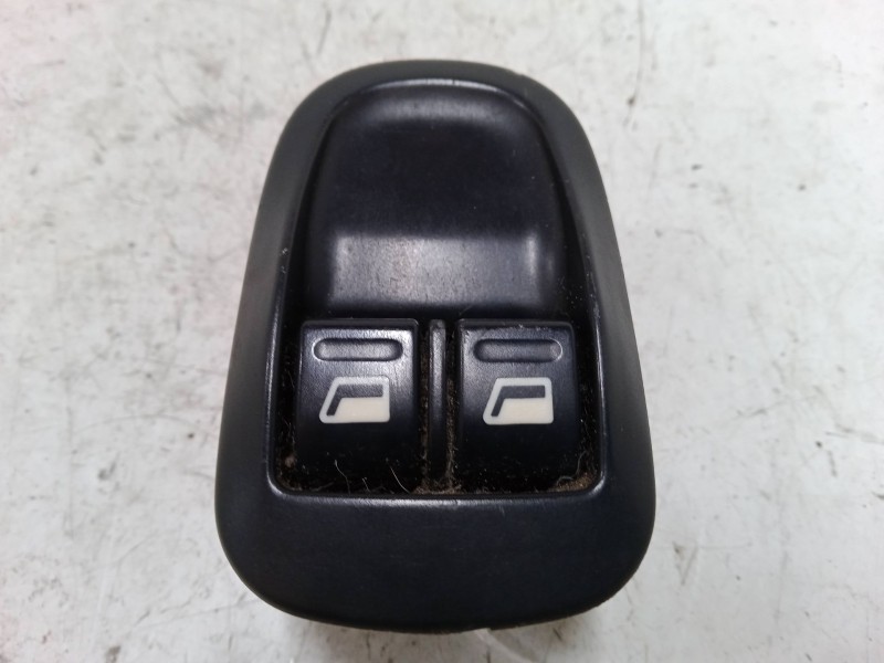 Recambio de mando elevalunas central para peugeot 206 hatchback (2a/c) 1.4 i referencia OEM IAM    Recambio de mando elevalunas central para peugeot 206 hatchback (2a/c) 1.4 i referencia OEM IAM