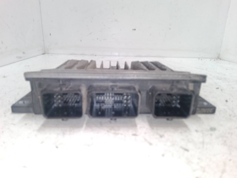 Recambio de centralita motor uce para renault clio iii (br0/1, cr0/1) 1.5 dci (c/br0g, c/br1g) referencia OEM IAM 8200399038  