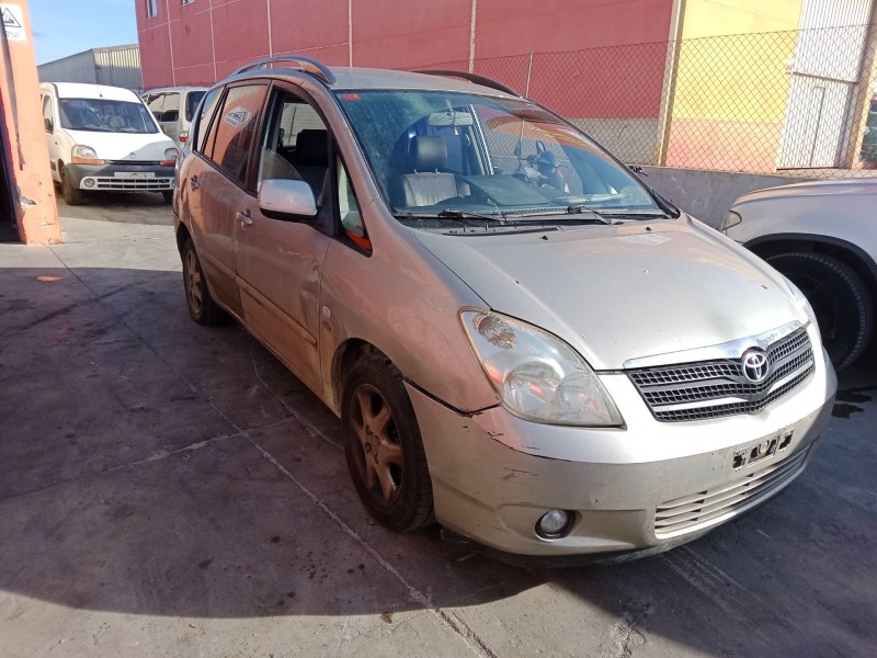 toyota corolla verso (_e12_) del año 2002