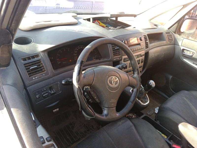 toyota corolla verso (_e12_) del año 2002