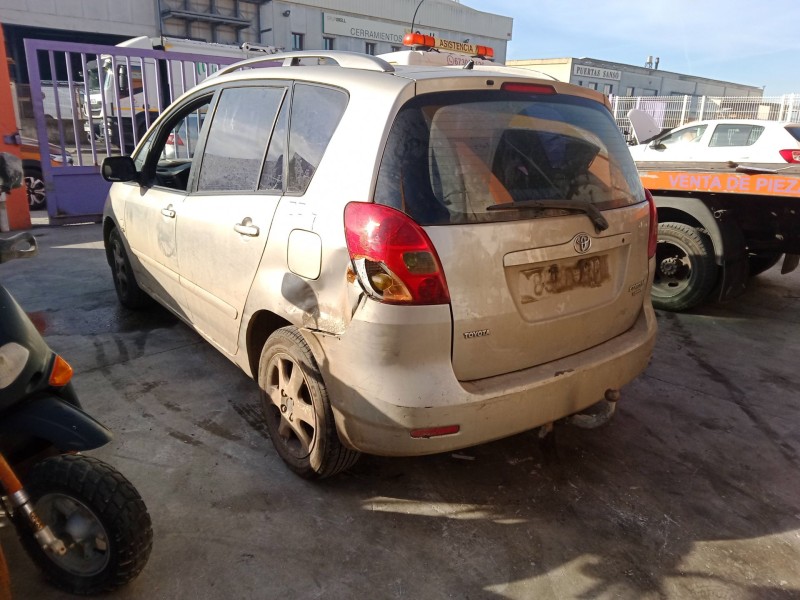 toyota corolla verso (_e12_) del año 2002