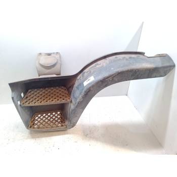 MOLDURA RUEDA DELANTERA IZQUIERDA 