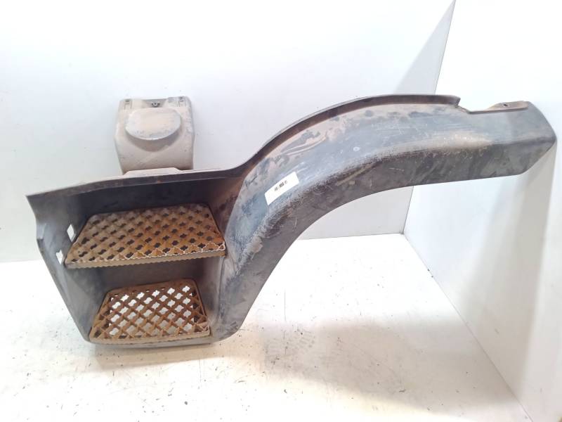 MOLDURA RUEDA DELANTERA IZQUIERDA 