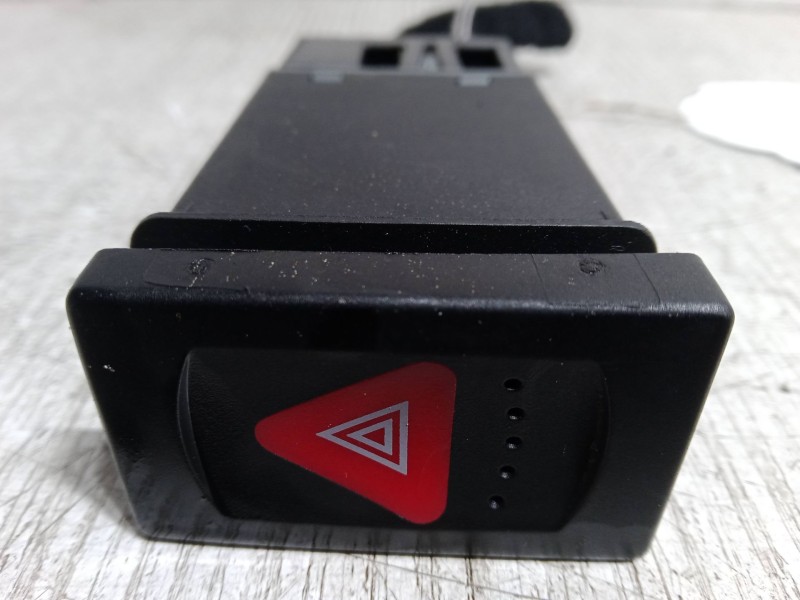 Recambio de warning para volkswagen passat b5.5 (3b3) 1.8 t 20v referencia OEM IAM    Recambio de warning para volkswagen passat b5.5 (3b3) 1.8 t 20v referencia OEM IAM