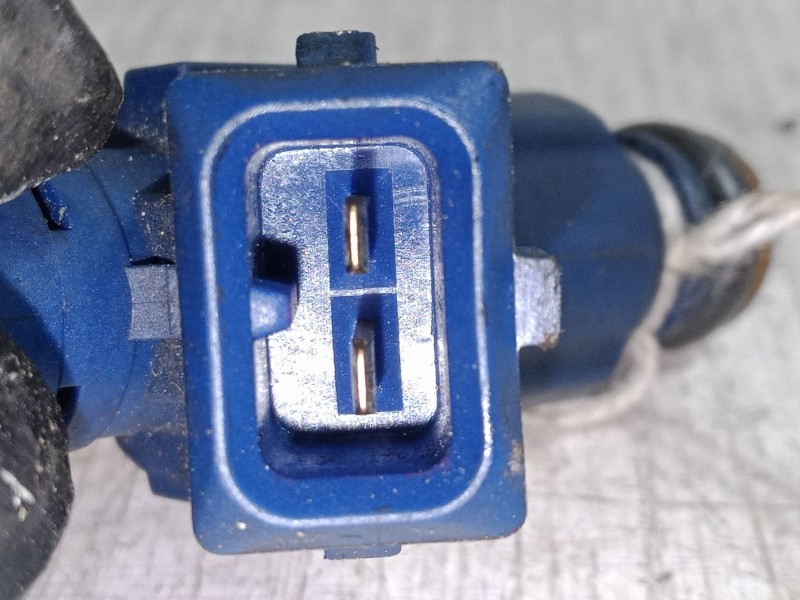 Recambio de inyector para volkswagen passat b5.5 (3b3) 1.8 t 20v referencia OEM IAM    Recambio de inyector para volkswagen passat b5.5 (3b3) 1.8 t 20v referencia OEM IAM