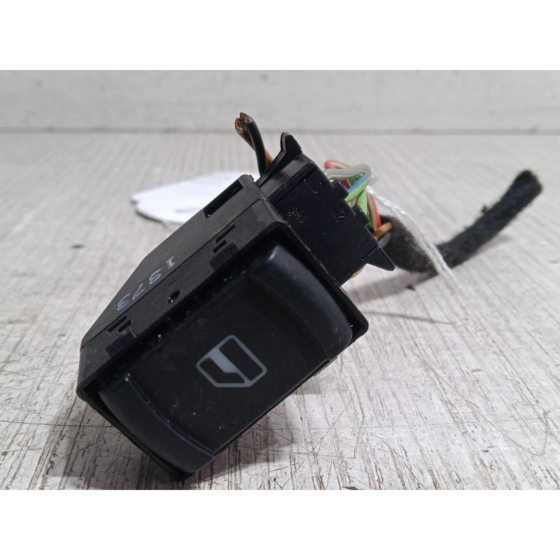 Recambio de mando elevalunas trasero izquierdo para volkswagen passat b5.5 (3b3) 1.8 t 20v referencia OEM IAM   