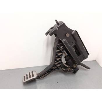 PEDAL EMBRAGUE 