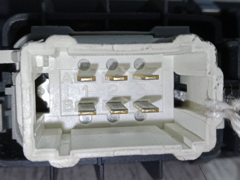 Recambio de mando elevalunas trasero derecho para renault espace iv (jk0/1_) 2.0 dci (jk01, jk02, jk1j, jk1k, jk1h) referencia O