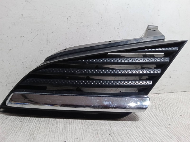 Recambio de rejillas capo para nissan primera (p12) 2.2 di referencia OEM IAM Derecha  