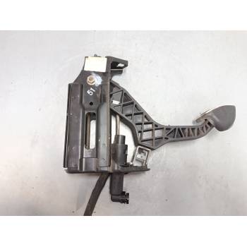 PEDAL EMBRAGUE 