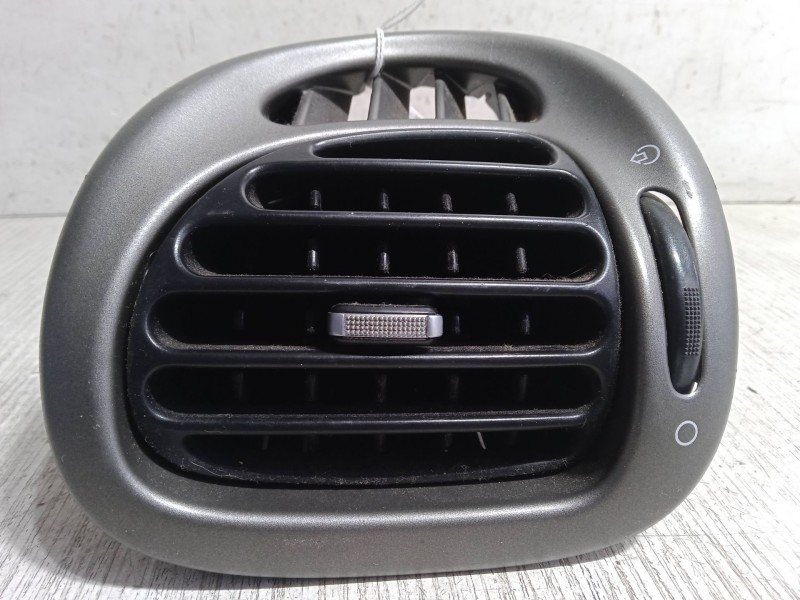 Recambio de aireador izquierdo para citroën xsara picasso (n68) 2.0 hdi referencia OEM IAM    Recambio de aireador izquierdo para citroën xsara picasso (n68) 2.0 hdi referencia OEM IAM