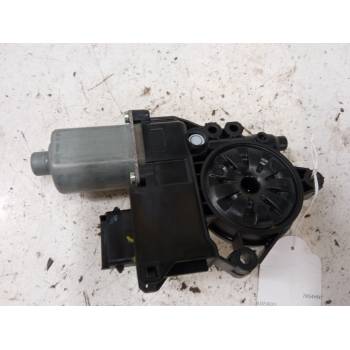 MOTOR ELEVALUNA DELANTERO IZQUIERDO 